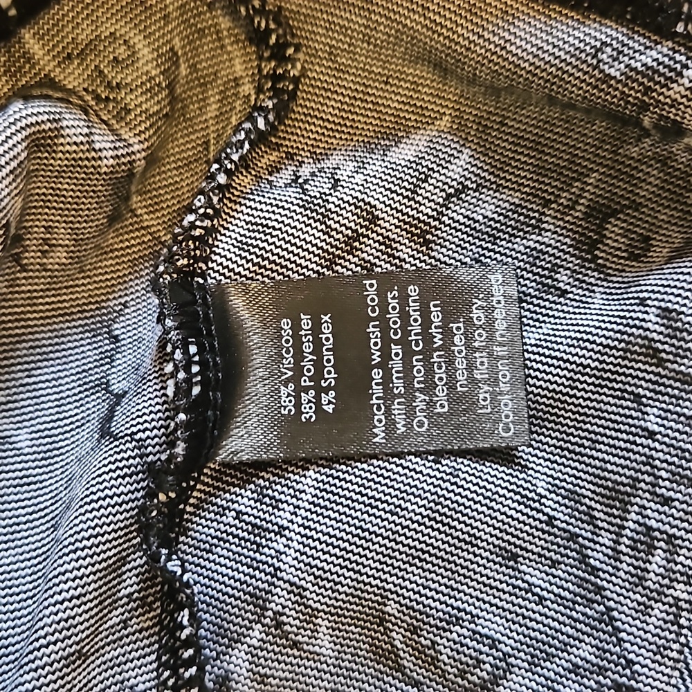 3 Tank Tops - Picture 13 of 13